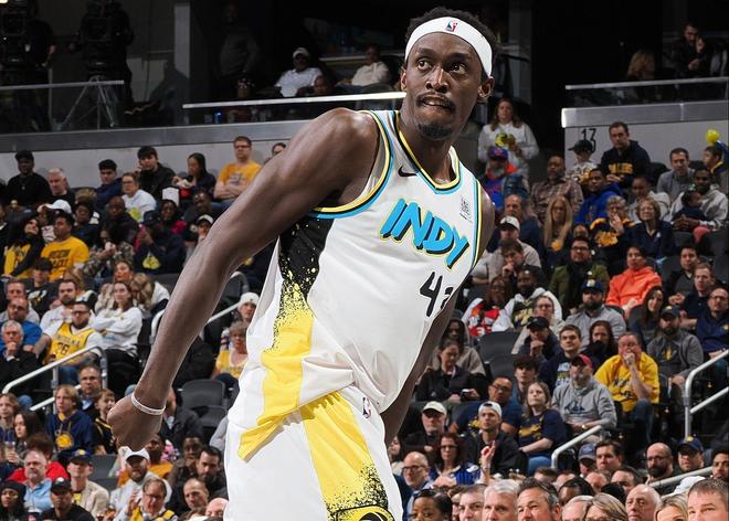 半岛体育官方网站西亚卡姆重要时刻表现优异，快船带队取胜！全场沸腾不已